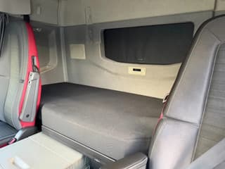 Volvo FH420 - Image 15