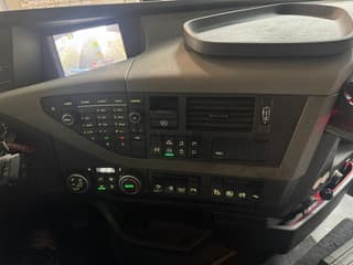Volvo 540 8X4 ,RET,TANDEM LIFT, HUB REDUCTION - Image 9
