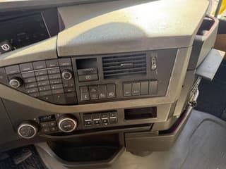 Volvo 460 - Image 13