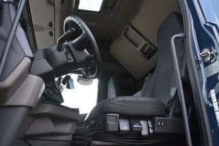 Scania S450 NGS 4x2NB - FULL AIR - RETARDER - ACC - PARK. AIRCO - 2 x FUEL TANKS - TOP CONDITION - - Image 4