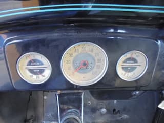 Chevrolet 1 1/2 TON FLATBED - Image 9