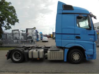 Mercedes-Benz 1842 10 IN STOCK - Image 4