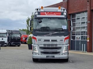 Volvo 13.460 Globetrotter 4x2 - PTO/Hydraulic - 2x tank - Fridge - Full spoiler - Image 2