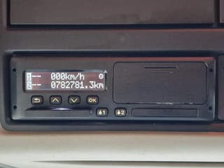 Scania S500 NGS Highline 4x2 - Retarder - Night clima - Full air - Custom interior - Full spoiler - 2 tank - Image 17