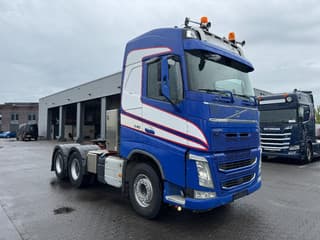 Volvo FH540 6X4 TANDEM LIFT ,RET,HYDR,HUB RED ,LOW KM - Image 4