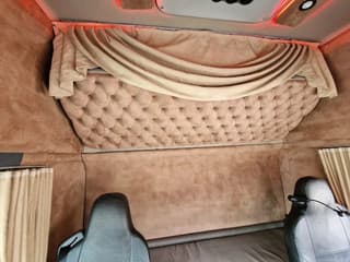 Scania R580 V8 Topline 4x2 - Full spec - Custom interior - Retarder - Night clima - Full air - Navi - Image 23
