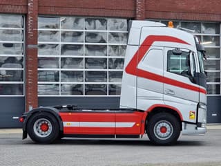Volvo 13.460 Globetrotter 4x2 - PTO/Hydraulic - 2x tank - Fridge - Full spoiler - Image 8