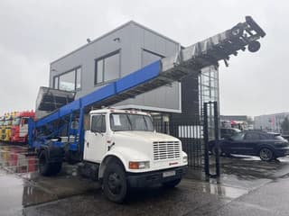International 4x2 210HP + TEUPEN hyLIFT - Image 3