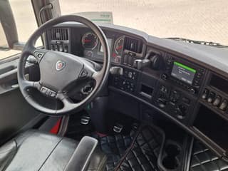 Scania R580 V8 Topline 8x4/4 - 164T GCW - Retarder - PTO/Hydraulics - Night clima - Leather - Image 13