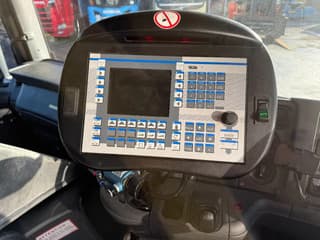 Scania P 2000 - P94-220 4X2 SWEEPER / VEEGMACHINE afbeelding 13