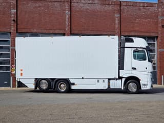 Mercedes-Benz 2545 6x2*4 - Box with sidedoors - Loadlift - Steering axle - Full air - Camera - Image 10