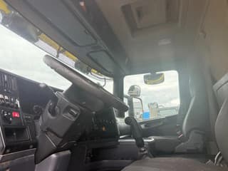 Scania G420 8x4 / Dumper / Manual gearbox / Steel suspension - Image 8