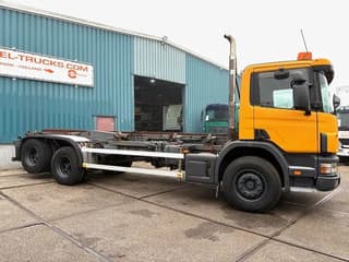 Scania P114-340 6x2 WITH MULTILIFT CONTAINERSYSTEM ONLY 80.500 KM!! ORIGINAL (10 TIRES / FULL STEEL SUSPENSION / 12 GEARS MANUAL GEARBOX / 9.000 KG. FRONT AXLE) - Image 4