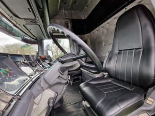 Scania T164-580 V8 Topline 4x2 - Original Torpedo/Hauber - Retarder - 4.70 WB - PTO/Hydraulic - Light bar - Leather seats - Image 11