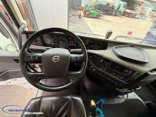 Volvo 750 - Image 6