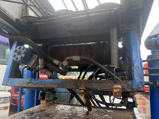 International 4x2 210HP + TEUPEN hyLIFT - Image 16