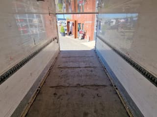 Renault 12.250 4x2 - Box - Loadlift 1.500 KG - A/C - Euro 6 - Automatic - Camera system - Image 12