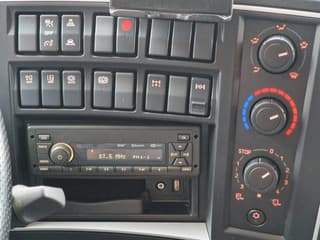 Renault D 2023 - 320 4x2 - Box with sidedoors - Zepro loadlift - Low KM - Full air afbeelding 16