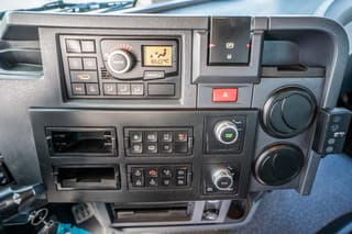 Renault K 480 + BENNE ENROCHEMENT HARDOX - Image 13