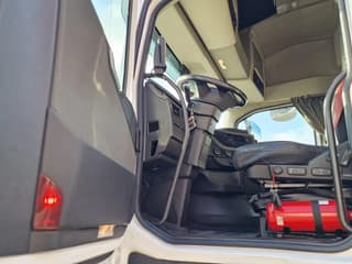 Volvo 13.540 Globetrotter 6x2 - BDF - 4.90 WB - Full air - VEB + - Image 9