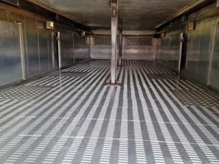 Volvo 380 6x2 - 2/3 stock Berdex Livestock - 54M3 - Weighbridge - I shift - Image 9