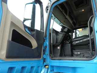 Mercedes-Benz 1842 10 IN STOCK - Image 8