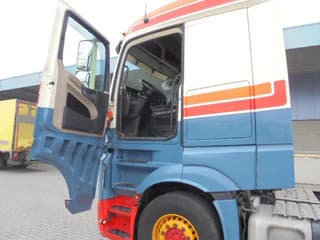 Mercedes-Benz 1845 LS NL TRUCK - Image 7