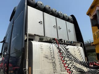 Volvo 16.750 8X4 - 160 TON + RETARDER - Image 9