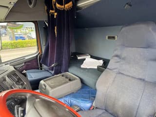 Volvo 6X2 EURO 5 HIAB 211 EP5 + REMOTE CONTROL - Image 16