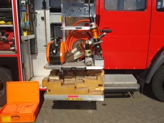MAN 250 godiva pump with holmatro set - Image 3