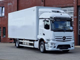 Mercedes-Benz Actros 1833 4x2 - Box with sidedoors - Loadlift - Full air - Mirror cam