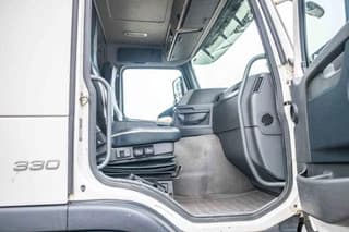Volvo FM 330+10 pneus/tires-intarder - Image 10