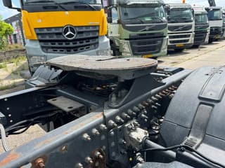 Volvo 4X2 - DIESEL & LNG GAS - Image 8