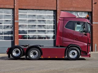 Volvo 13.540 Lowroof 6x2 - Show truck - Custom interior - Full air suspension - I parkcool - VEB+ - Image 8