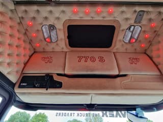 Scania 770S V8 NGS Highline 6x2 - Show truck - Special paint - Custom interior - Retarder - Full air - Night clima - Image 42
