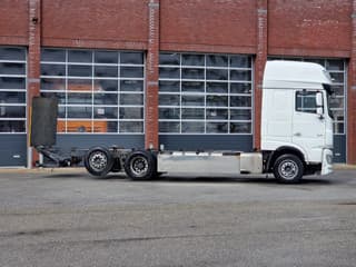 DAF 530 SuperSpaceCab 6x2*4 - Chassis 740 cm - Loadlift - Steering axle - Leather - - Image 8