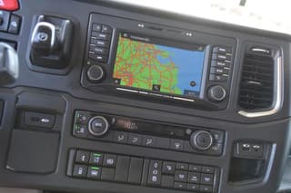 Scania R520 V8 NGS 4x2 - RETARDER - 504 TKM - PARK. AIRCO - ACC - NAVI - 2 x FUEL TANKS - LED LIGHTS - - Image 7