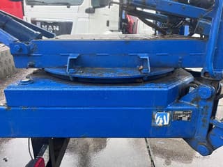 International 4x2 210HP + TEUPEN hyLIFT - Image 15