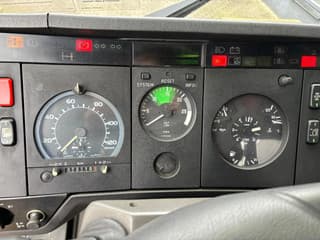 Mercedes-Benz 4X2 steel/air   top condition 0nly 372170 km original EPS - Image 14