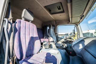 Mercedes-Benz 1223 - Image 21