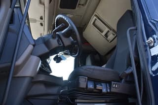 Scania S450 NGS 4x2NB - FULL AIR - RETARDER - ACC - PARK. AIRCO - 2 x FUEL TANKS - TOP CONDITION - - Image 4