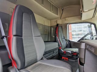 Volvo 13.460 Globetrotter 4x2 - PTO/Hydraulic - 2x tank - Fridge - Full spoiler - Image 19