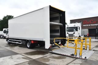 Volvo 4x2 + BOX - 312 TKM - AIRCO - DOUBLE CARGOFLOOR - ELEVATOR - REMOTE CONTROL - CAMERA - - Image 2