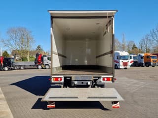 Volvo 4x2 Box truck, loading lift, 12T - Image 7
