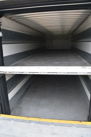 Volvo 4x2 + BOX - 312 TKM - AIRCO - DOUBLE CARGOFLOOR - ELEVATOR - REMOTE CONTROL - CAMERA - - Image 6