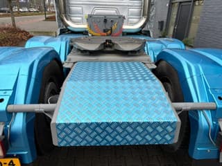 Scania T143-420 V8 Torpedo 6x2 V8 - Image 3