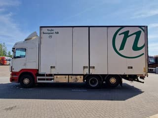 Scania R500 V8 Highline 6x2*4 - Box with side doors - Loadlift - Manual gearbox with retarder - Full air - Steering axle - Image 4