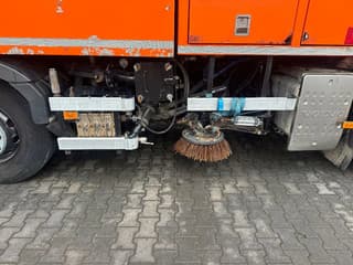 Volvo FM 6x2 (euro 5) + IPSAM Hogedruk wegdek reiniger / High Pressure Road Surface Cleaner - Image 10