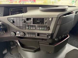 Volvo 460 4X2 EURO 6 - ADR + I-ParkCool + I-Shift - Image 16
