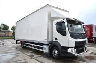 Volvo 4x2 + BOX - 294 TKM - AIRCO - DOUBLE CARGOFLOOR - ELEVATOR - REMOTE CONTROL - CAMERA - - Image 4